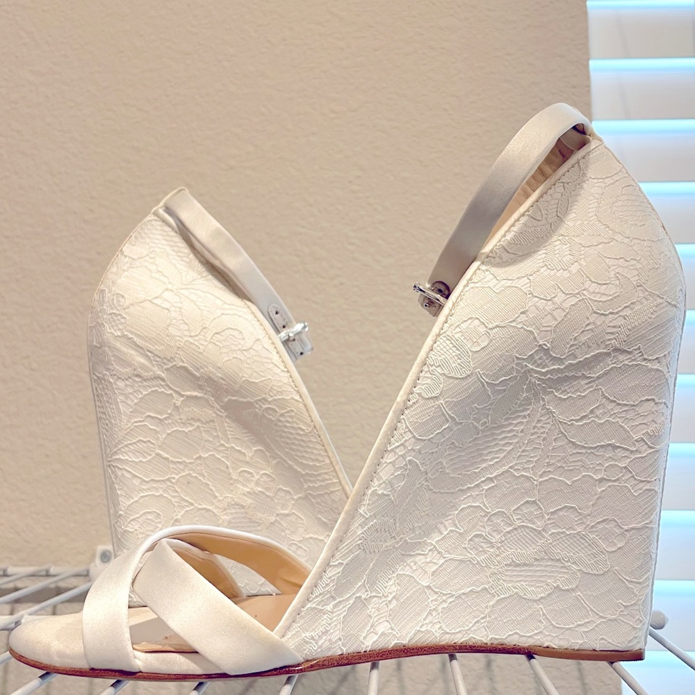 Vince Camuto Imagine white wedge heels